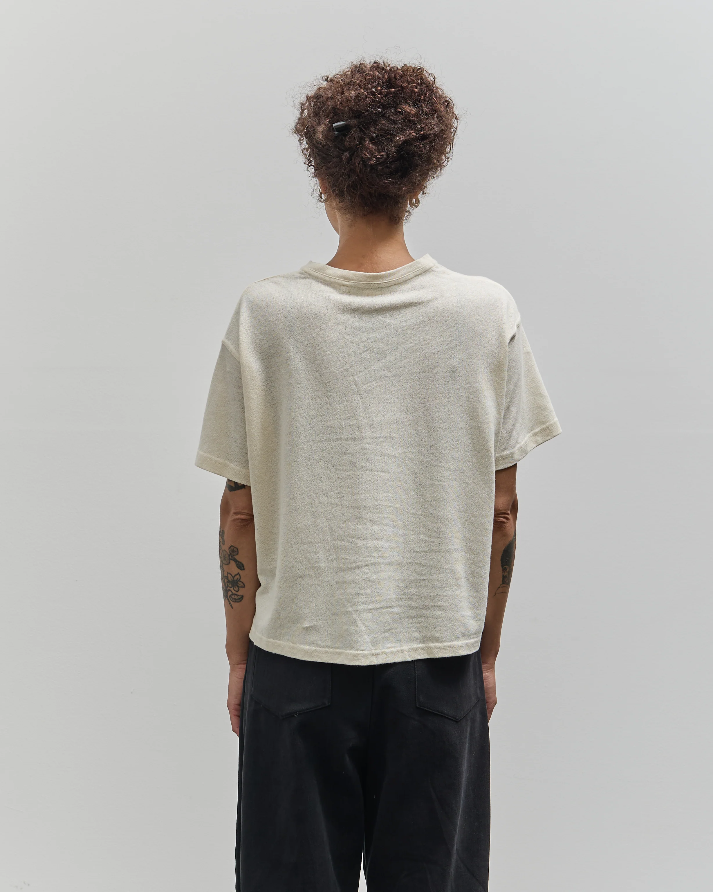 7115 Signature Cropped Tee, Off-White - Image 3