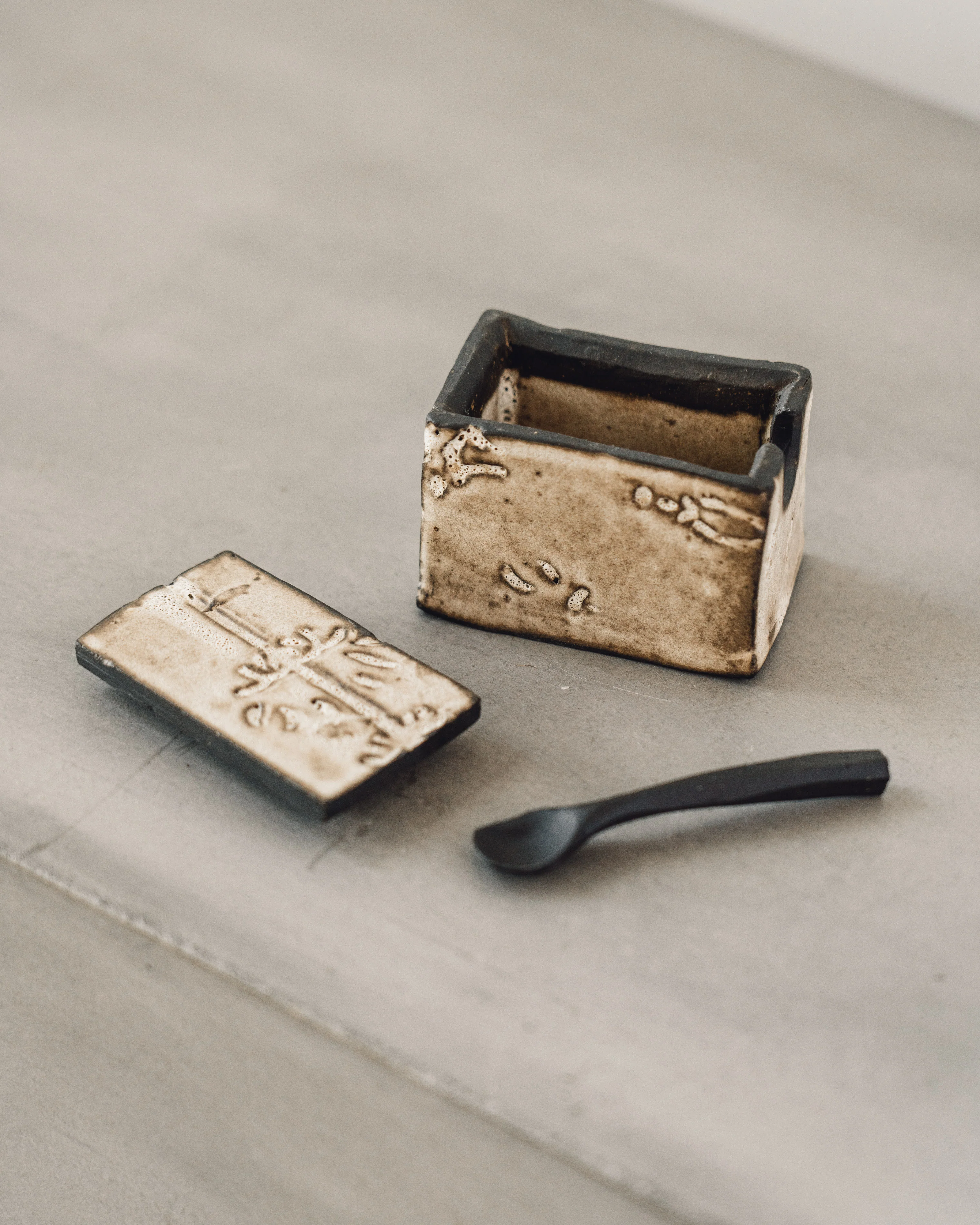 Ayame Bullock Salt Box - Image 3
