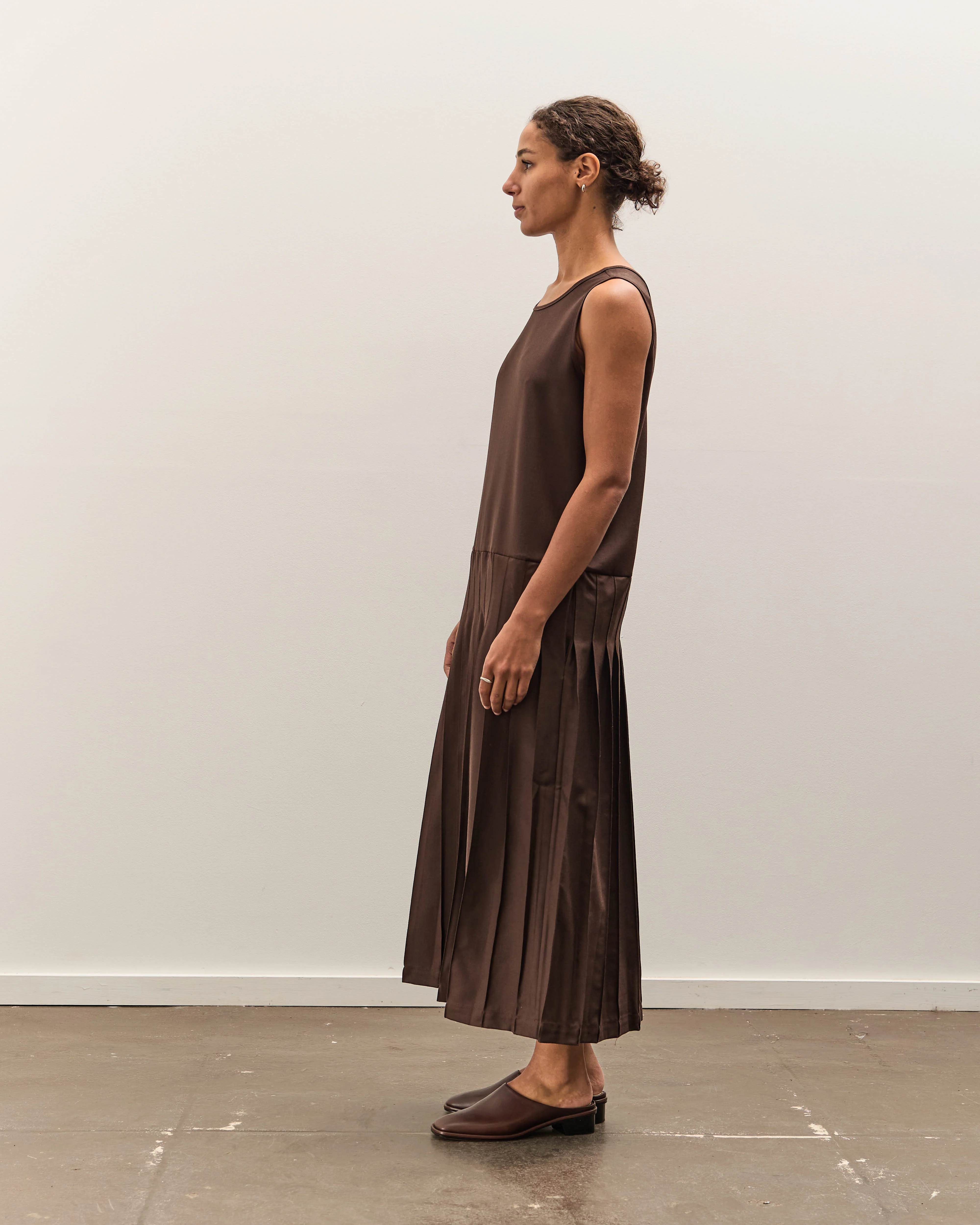 Cawley Wool V Back Isabella Dress, Chocolate - Image 6