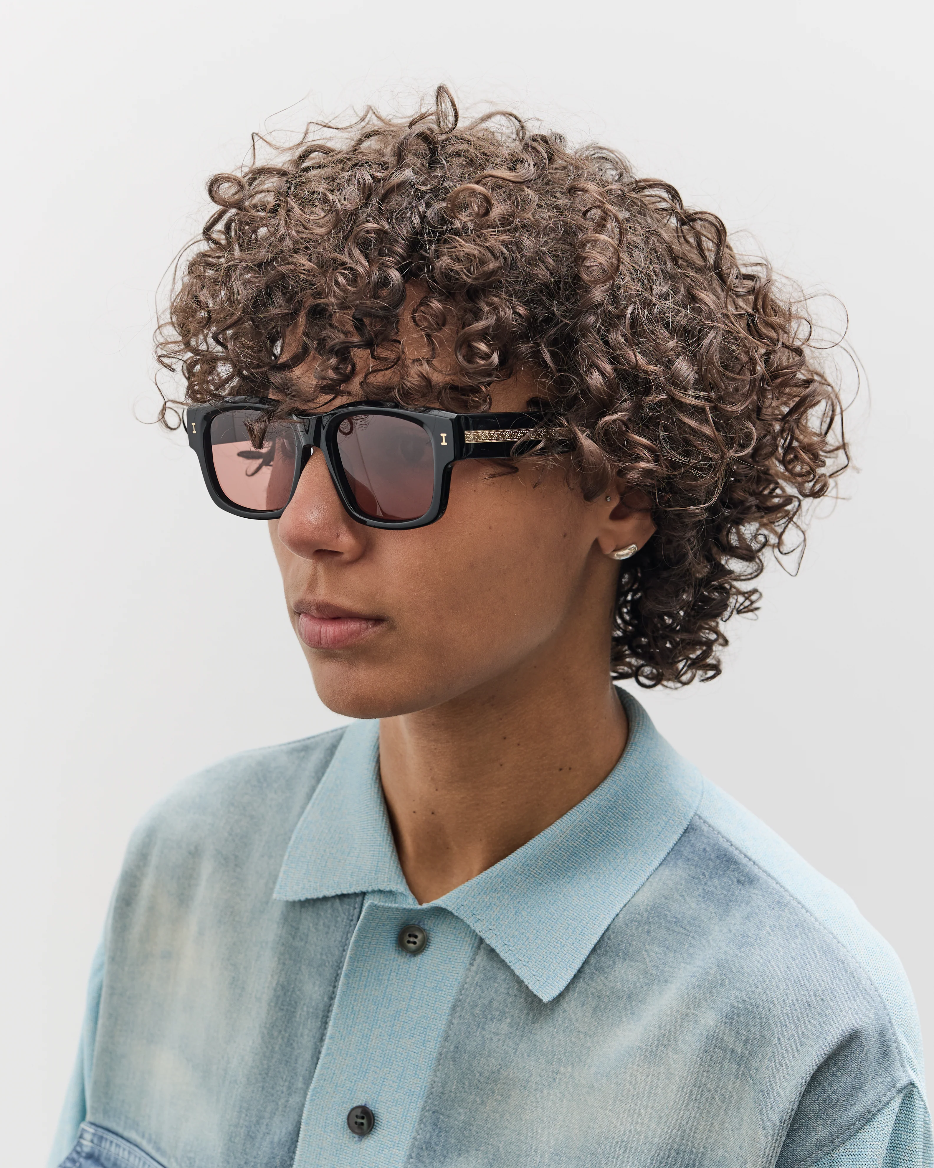 Illesteva Vito Sunglasses, Black/Gold/Bordeaux - Image 3