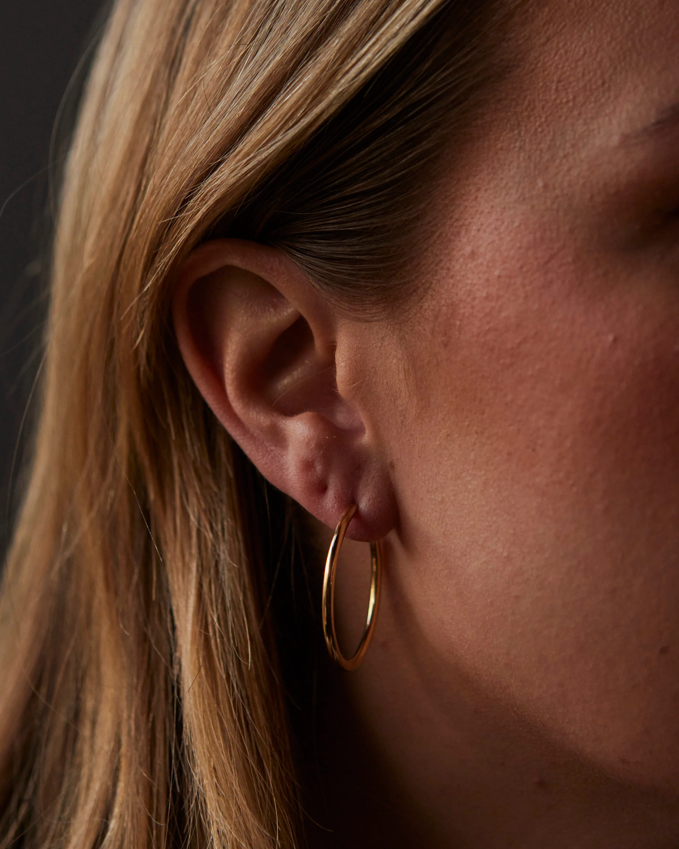 Kara Yoo Arlo Large Hoops, Yellow Gold - Image 4