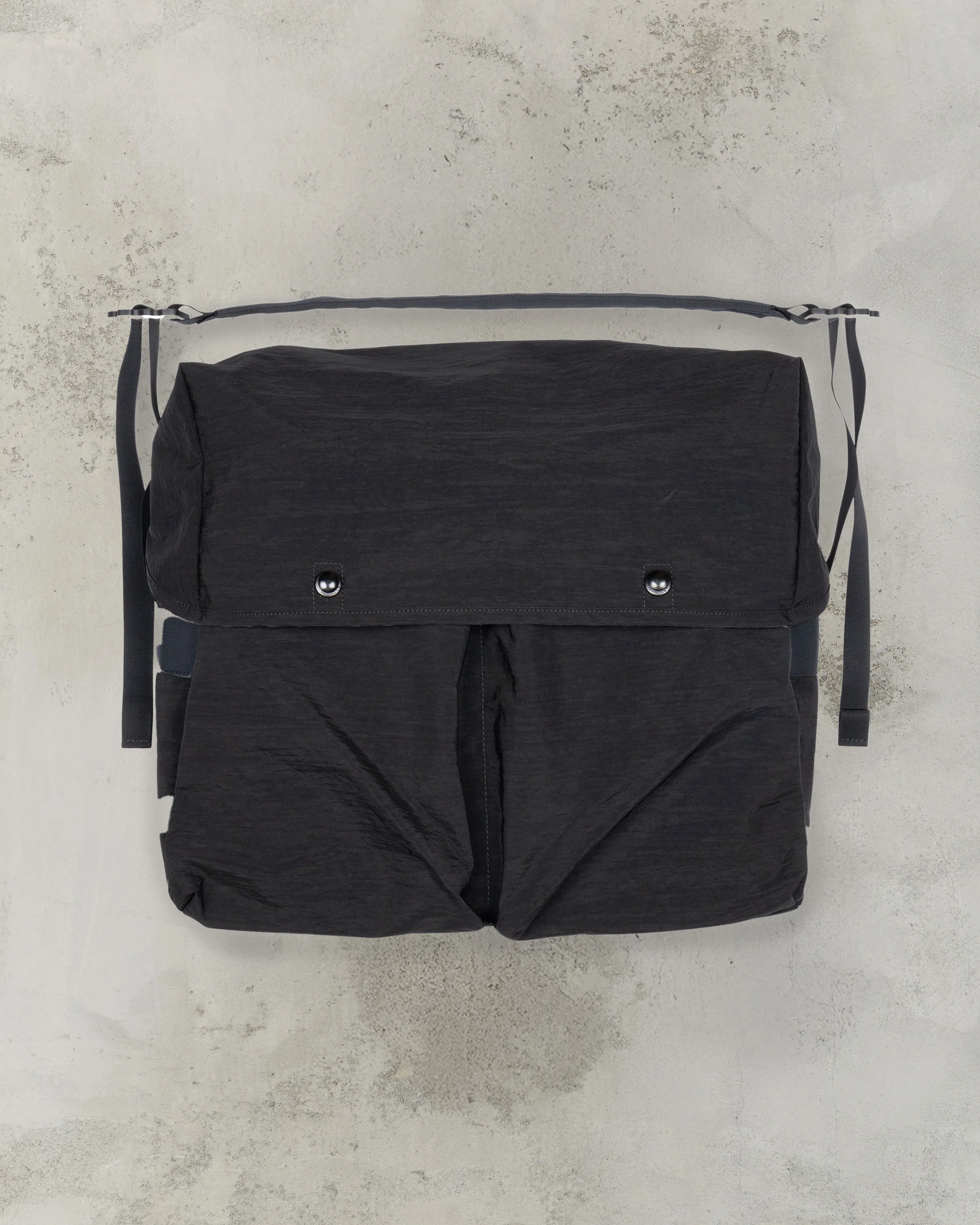 MAN-TLE R0G2 Snap Messenger, Black Nylon - Image 9