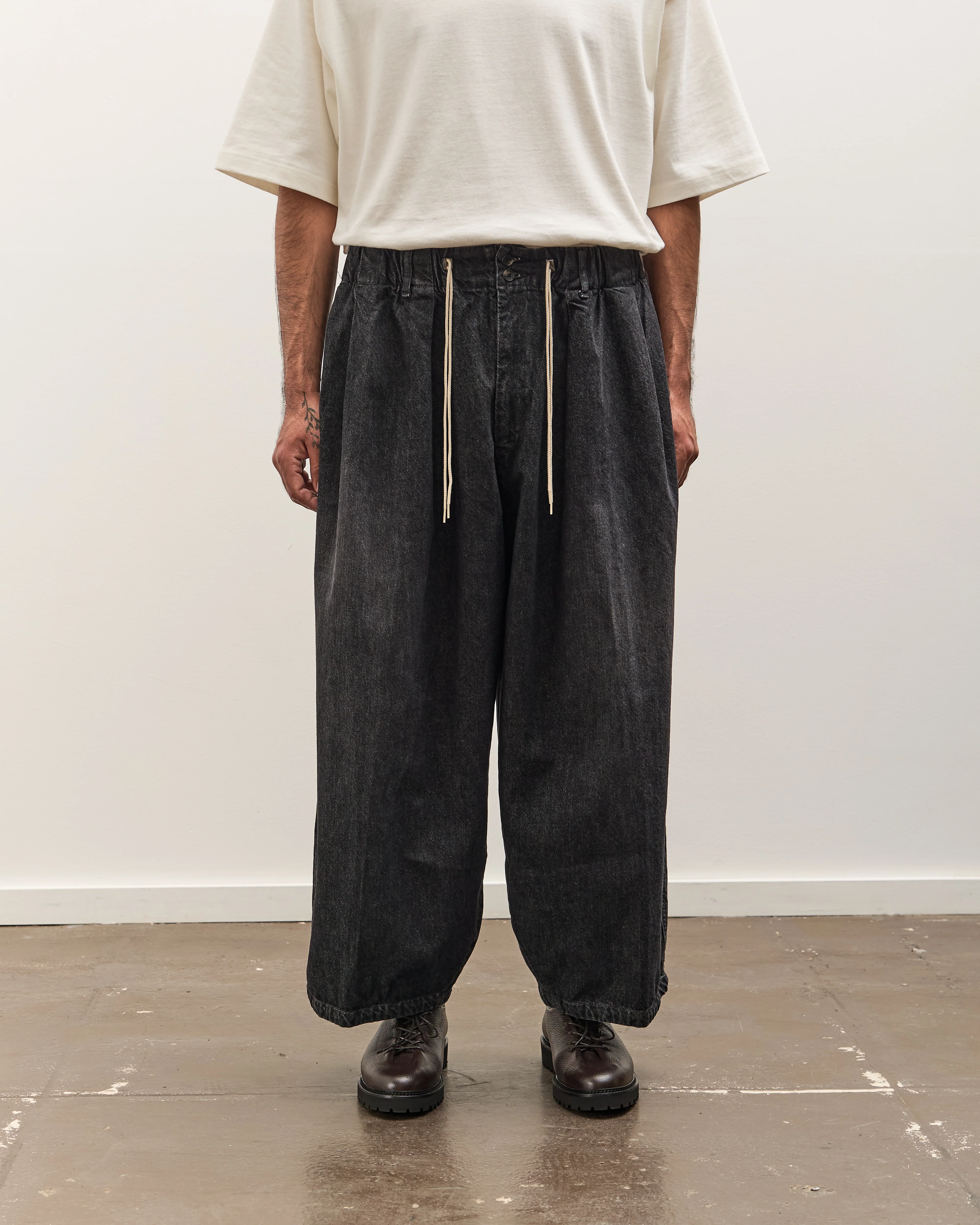 Sillage Circular Pants, Black Denim Damaged - Image 4